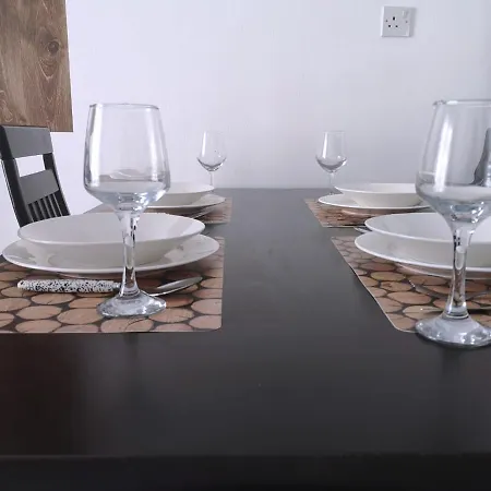 1-bed Cosy Close To Πάφος