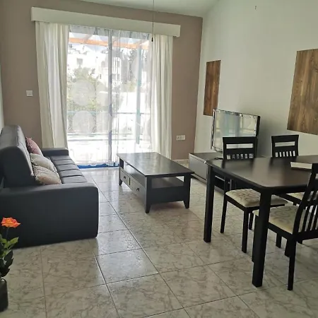 1-bed Cosy Close To 아파트 *