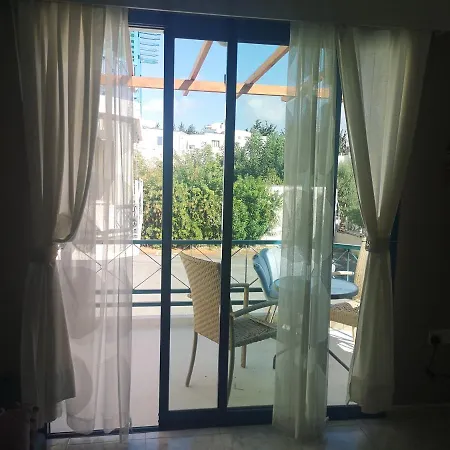 1-bed Cosy Close To 아파트
