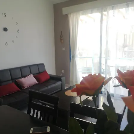 1-bed Cosy Close To * 파포스