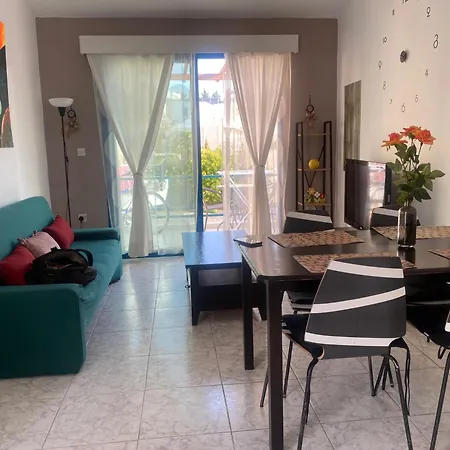 1-bed Cosy Close To 아파트 *