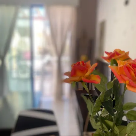 1-bed Cosy Close To 아파트 파포스
